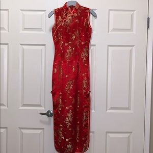 Red Sleeveless Chinese Dress